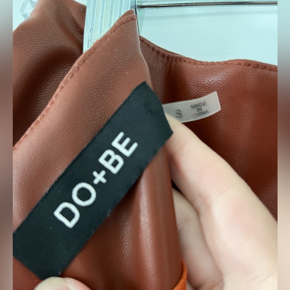 Ruched faux-leather mini skirt - Picture 4 of 4